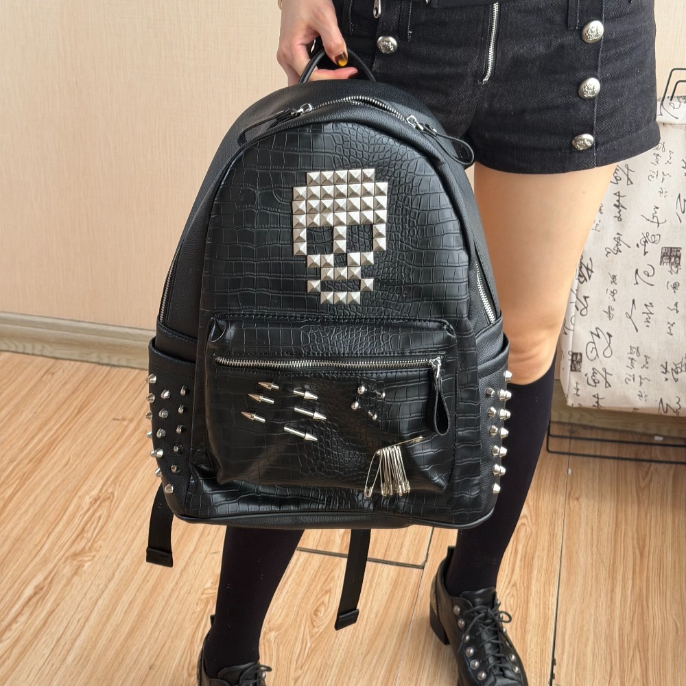 Women'S Fashion Backpack - Original Black Crocodile Pattern Skull Rivet